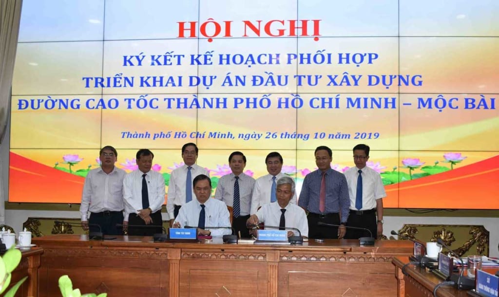 Hội nghị ký kết kế hoạch phối hợp triển khai dự án đầu tư xây dựng đường cao tốc Mộc Bài- TP HCM.